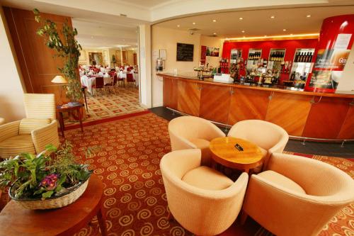Bar/salonek, Best Western Homestead Court Hotel in Welwyn Garden City