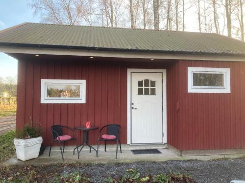 Strandnära Stuga Vänersnäs (Strandnara Stuga Vanersnas) in Trollhattan