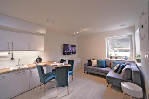 Apartamenty Sjesta River (Apartamenty Sjesta River blisko centrum, prywatny parking, dodatkowy bezplatny parking w centrum mia) in Kudowa-Zdroj