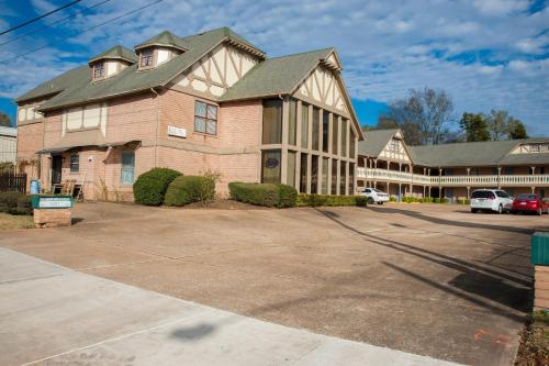 Victorian Inn&Suites - Accommodation - Nacogdoches