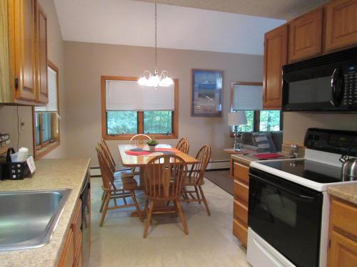 Crown Ridge Resort - main image