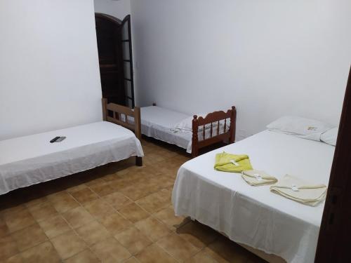 1 double bed, 2 twin beds