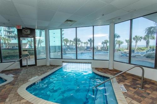 Ocean Front Studio with Panoramic Views! Palace Resort 1001 thumb 2