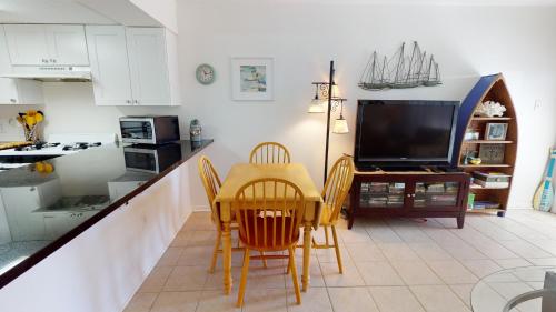 Nelray Shores Condo - image 4