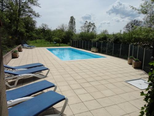 Peldbaseins, Manoir Bonpassage in Thury (Burgundy)