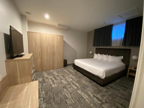 280654295 Lake Placid Inn Boutique Hotel