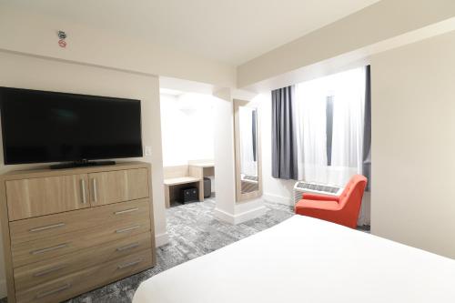 280654815 Lake Placid Inn Boutique Hotel