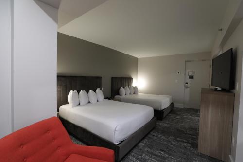 280654845 Lake Placid Inn Boutique Hotel