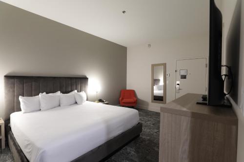 280661404 Lake Placid Inn Boutique Hotel