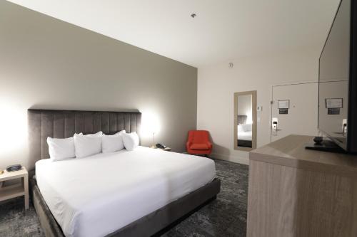 280661407 Lake Placid Inn Boutique Hotel