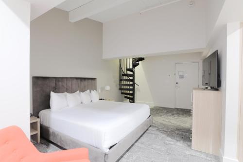 280661412 Lake Placid Inn Boutique Hotel
