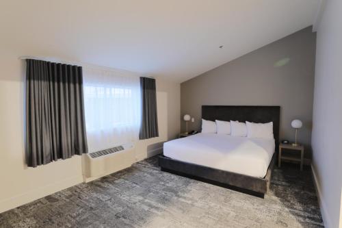 280661419 Lake Placid Inn Boutique Hotel