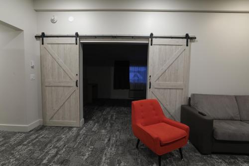 280661428 Lake Placid Inn Boutique Hotel