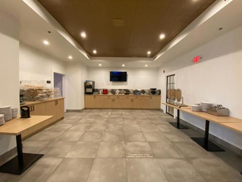 280674528 Lake Placid Inn Boutique Hotel