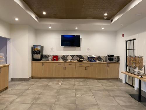 280674562 Lake Placid Inn Boutique Hotel