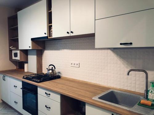 Sunny Holiday Apartment - image 2