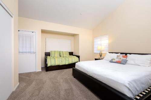 Summit Run - Awesome Condo walking distance from the slopes! - image 6