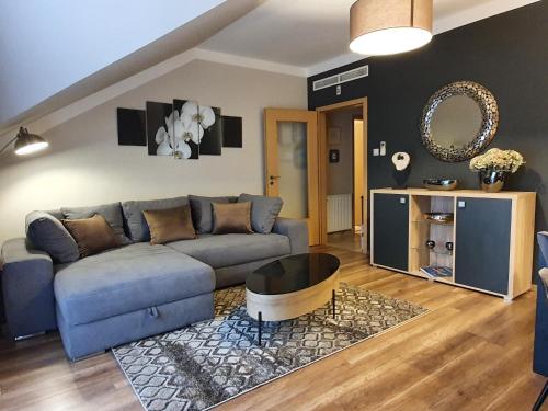  Birdland Panorama Apartman, Unterkunft in Bük