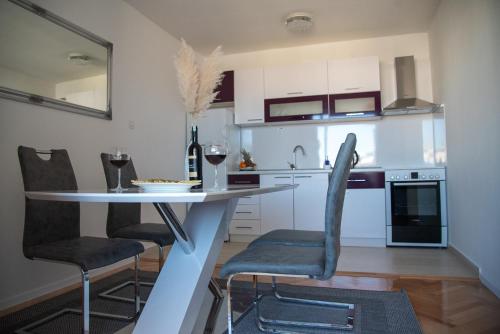 . Apartman Ante