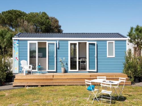 Pleasant mobile home with terrace near a beautiful old village gîte à louer Villefranche-sur-Saône