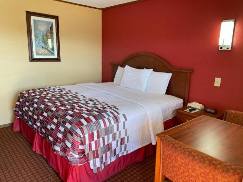 DeQueen Courtyard Inn in De Queen