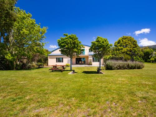 La Casa Al Mare - Golden Bay Beach House