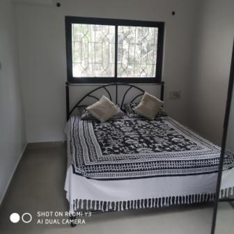 One-Bedroom Apartment image 6