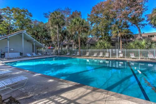 82 Courtside 2 BR Forest Beach Condo - image 5
