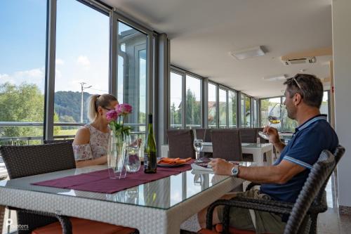Hotel Amarilis - image 10