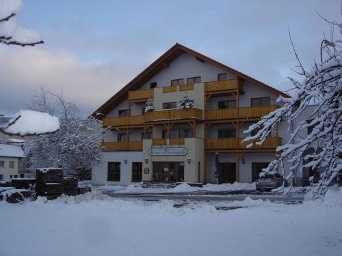 Rhöner Landhotel Haus zur Wasserkuppe - Hotel - Ehrenberg