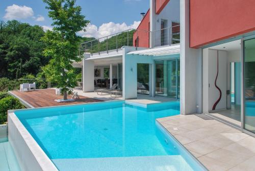 Villa de 4 chambres avec piscine privee jacuzzi et jardin amenage a Saint Desirat