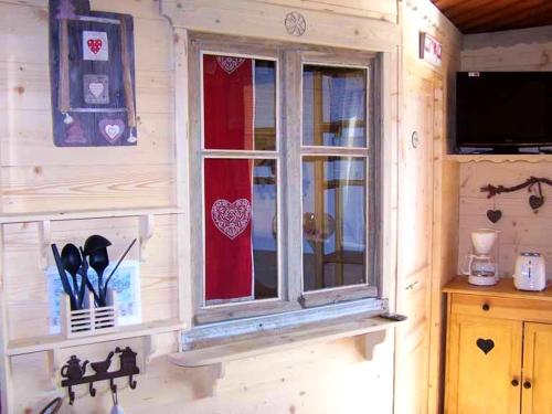 Apartment with one bedroom in Val Thorens with wonderful mountain view - image 9