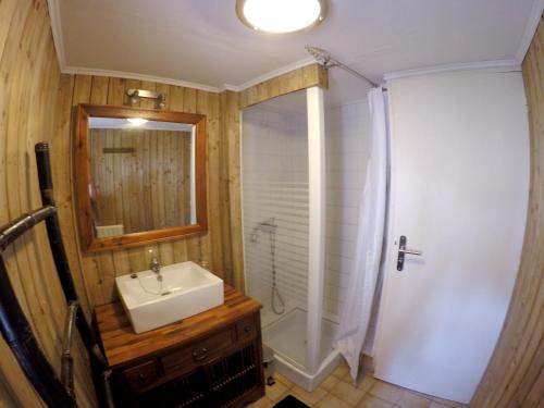 House with 4 bedrooms in Lagrasse with shared pool and WiFi 45 km from the beach - image 10