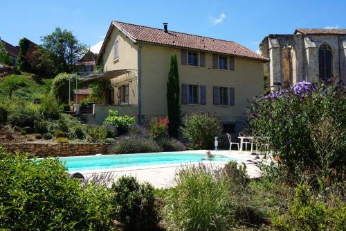 Villa de 4 chambres avec piscine privee jardin amenage et wifi a Leobard