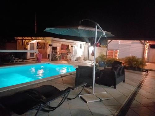 Studio cosy aux Abymes, piscine et jardin, 25 m² - Location saisonnière - Les Abymes