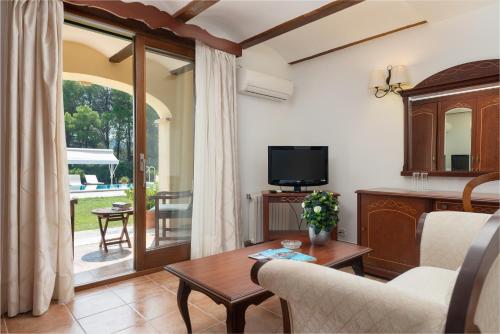280742439 Monnaber Nou Finca Hotel & Spa