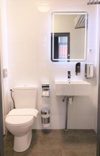 Double Room image 5