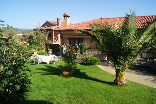  3 bedrooms house with terrace and wifi at Sotoserrano, Pension in Sotoserrano bei Las Mestas