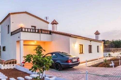 3 bedrooms house with enclosed garden and wifi at La Oliva 8 km away from the beach gîte à louer Villaverde