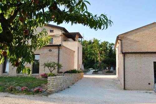 2 bedrooms house with shared pool and wifi at Montalto delle Marche