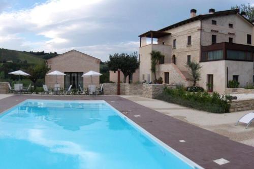 2 bedrooms house with shared pool and wifi at Montalto delle Marche