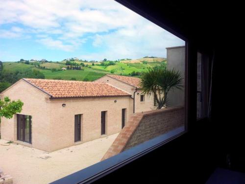 2 bedrooms house with shared pool and wifi at Montalto delle Marche