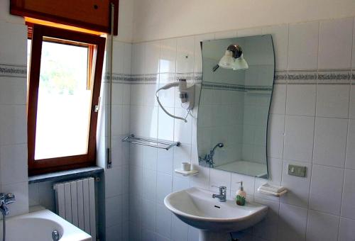 Apartment with one bedroom in Calvello with WiFi - image 10