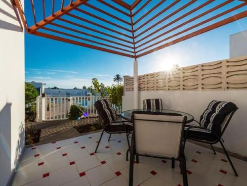 Charming Bungalow in Maspalomas with Shared Pool 5