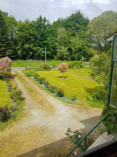 Maison de 3 chambres avec jardin clos et wifi a Quebriac