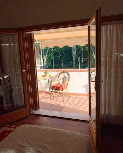 陽台/露台, Charming house in Marina di Ravenna with fenced garden in 拉雲納濱海