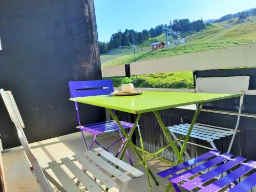 Studio a Chamrousse a 100 m des pistes avec balcon