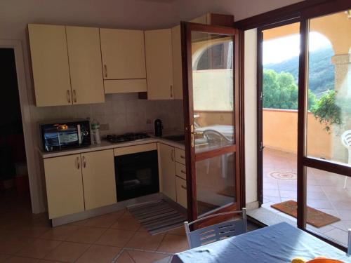  3 bedrooms appartement with furnished terrace and wifi at San Teodoro 4 km away from the beach in San Teodoro