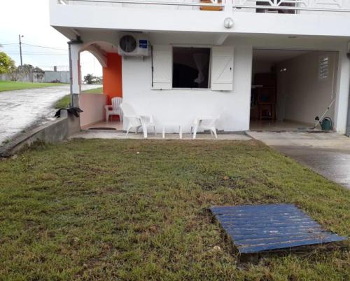 Exterior view, Studio avec jardin amenage et wifi a Sainte Anne in Berard