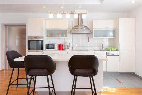 Villa Marko - 3 apartments with shared swimming pool